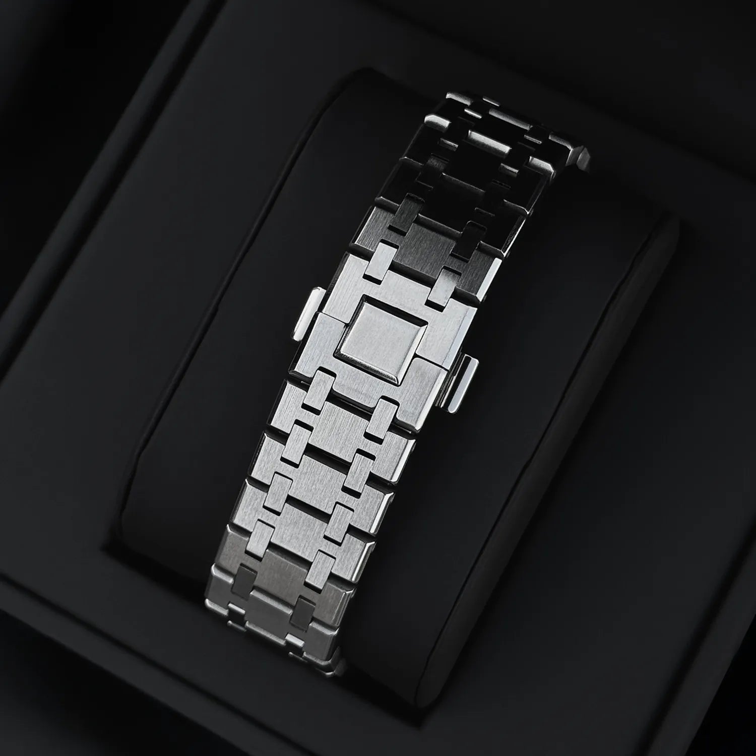 bracelet intégré en acier inoxydable 316L de la seikomod royal oak avec une boucle déployante double