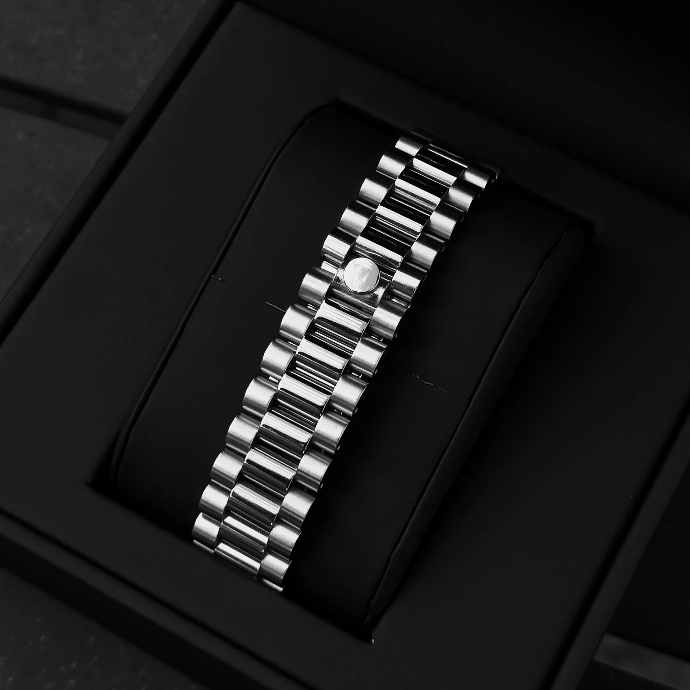 Bracelet président en acier inoxydable d'une montre Seiko Mod avec fermoir déployant intégré