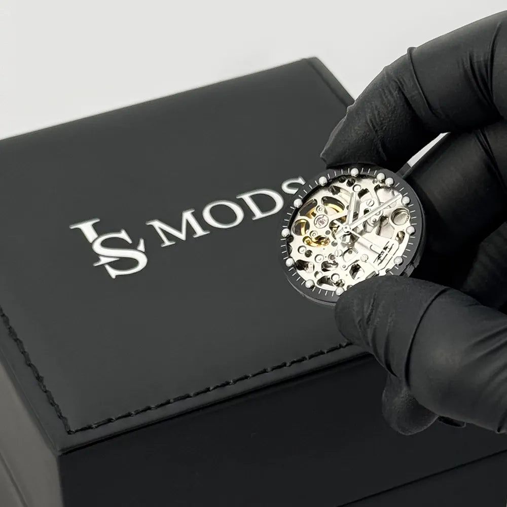 Présentation du mouvement automatique squelette d'une montre seiko mod
