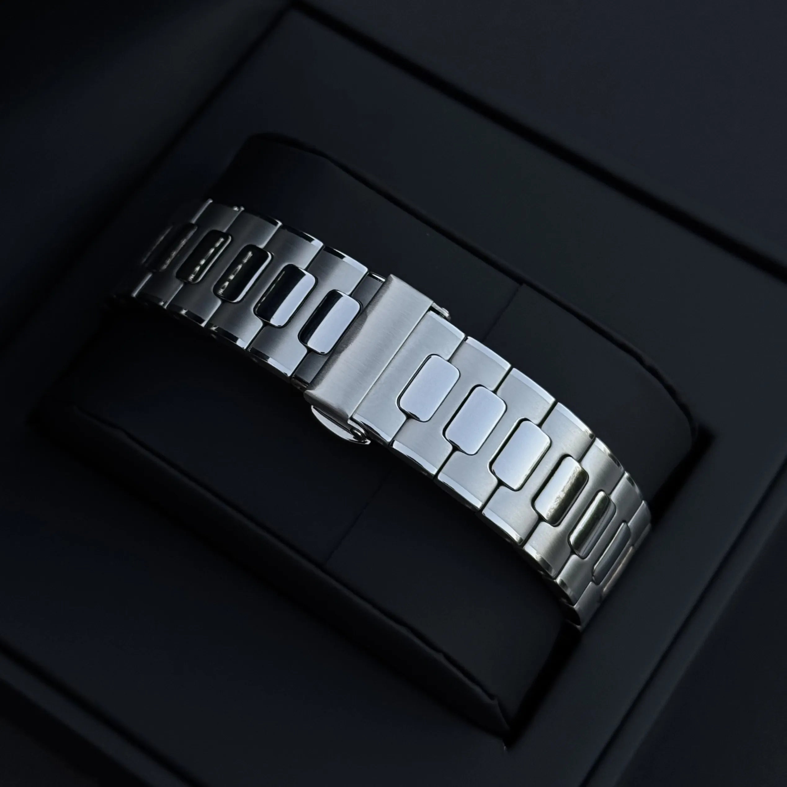 Bracelet en acier inoxydable poli-brossé de la montre Seiko Mod Nautilus