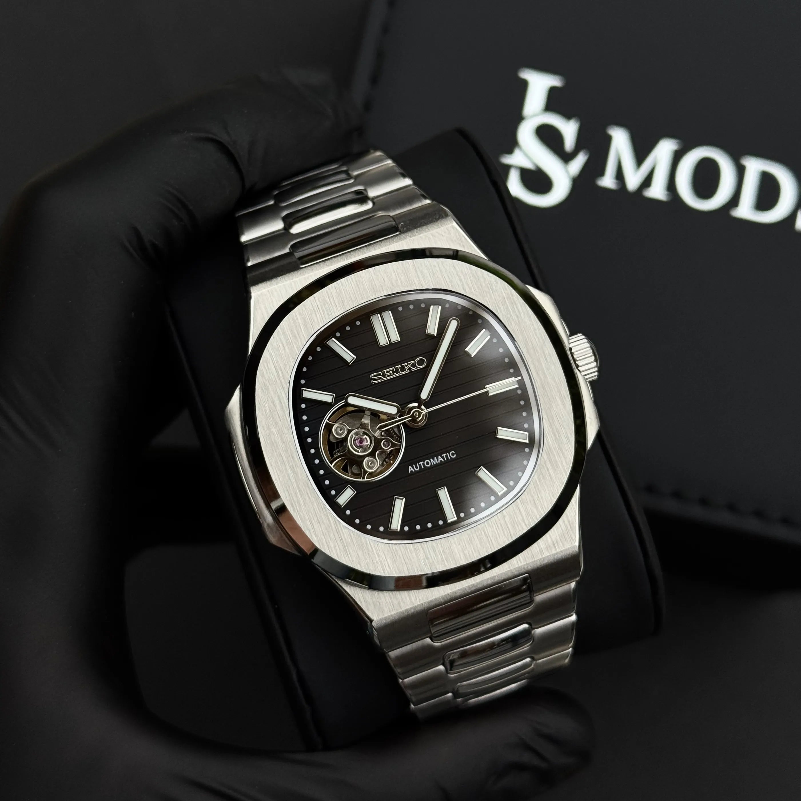 Montre Seiko Mod Nautilus Skeleton cadran noir avec mouvement automatique NH38, boîtier acier inoxydable 316