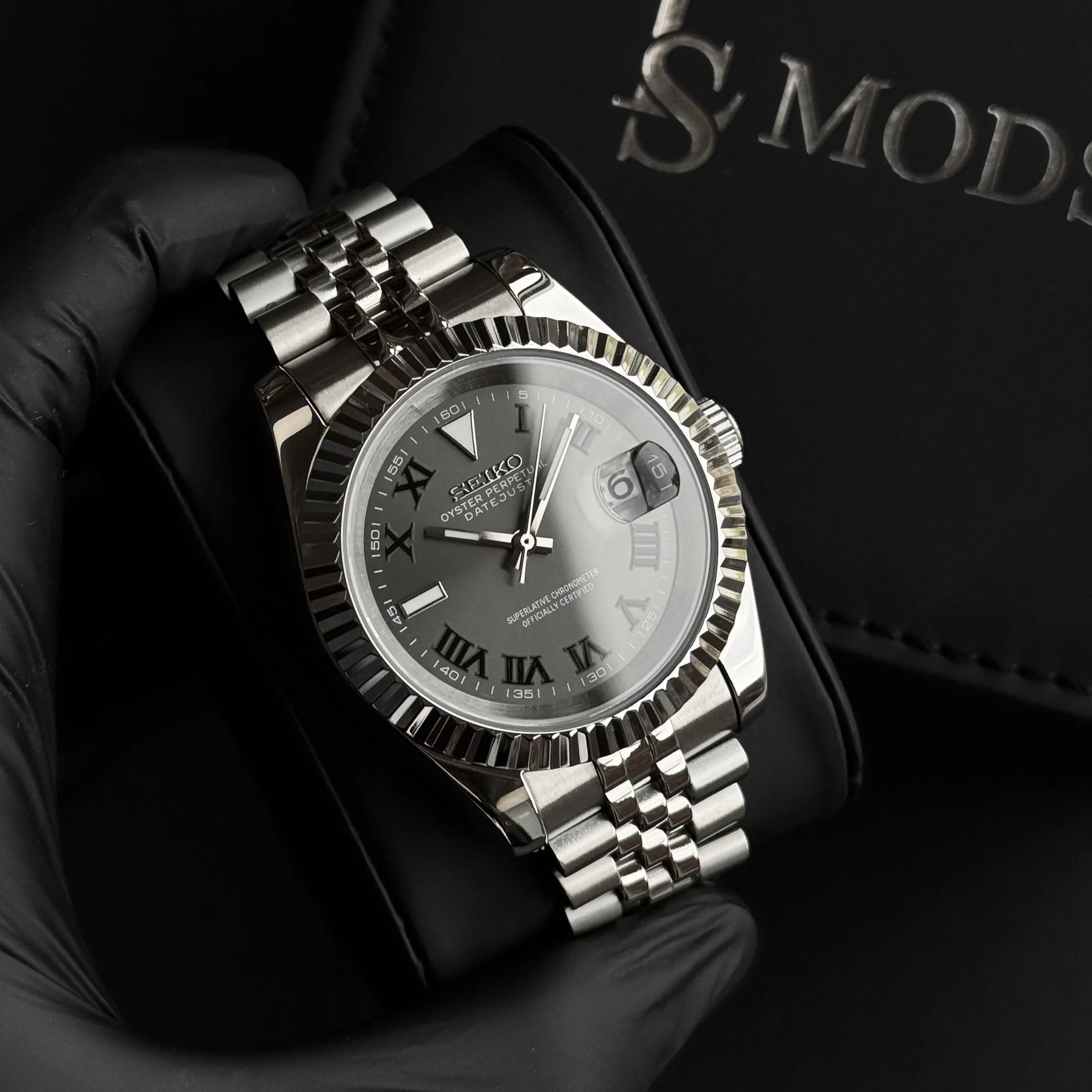 Montre Seiko Mod Datejust Wimbledon gris avec mouvement automatique Seiko NH35, boîtier en acier inoxydable 316L et verre saphir